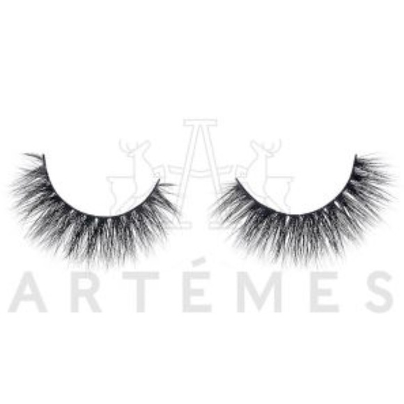 Mink Lashes & Glue by Premium Artémes - Picture 2 of 4